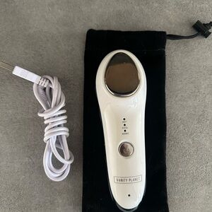 Vanity Planet White Facial Massager